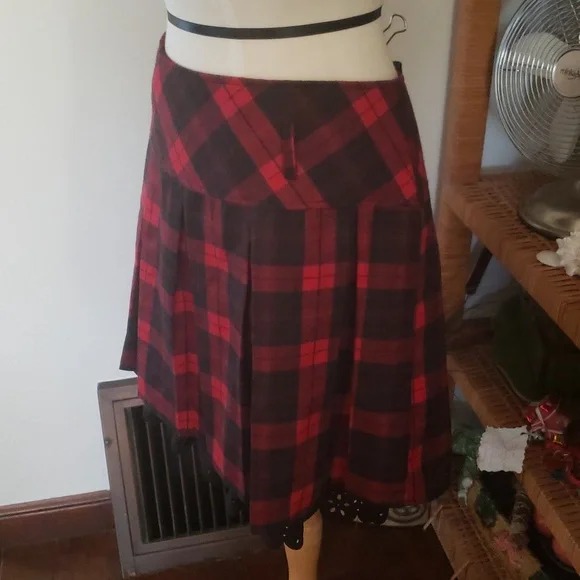 Chou Yatou Red Plaid Skirt With Black Eyelet Trim Size XXL - Picture 13 of 16